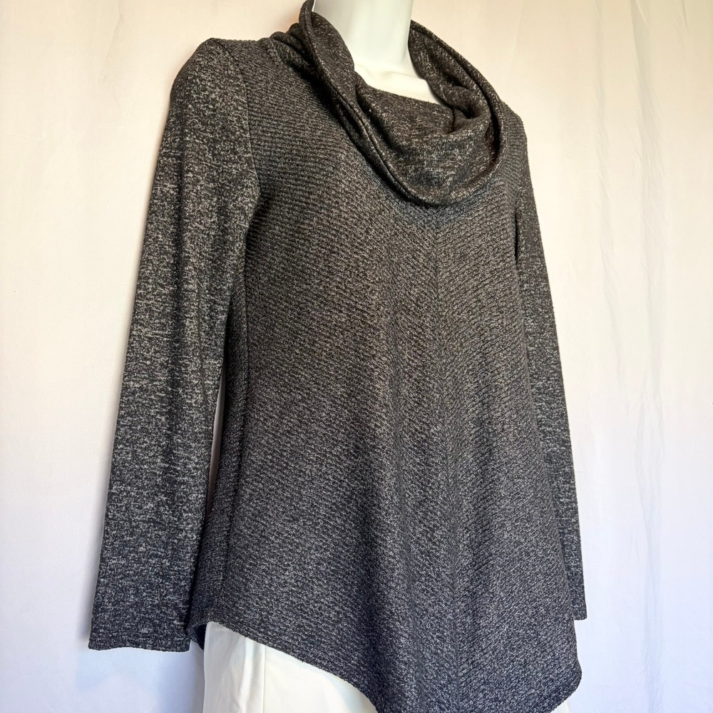A. Byer Cowl Neck Top Womens Small Black Excellent Sharkbite‎ Hem Long Sleeve